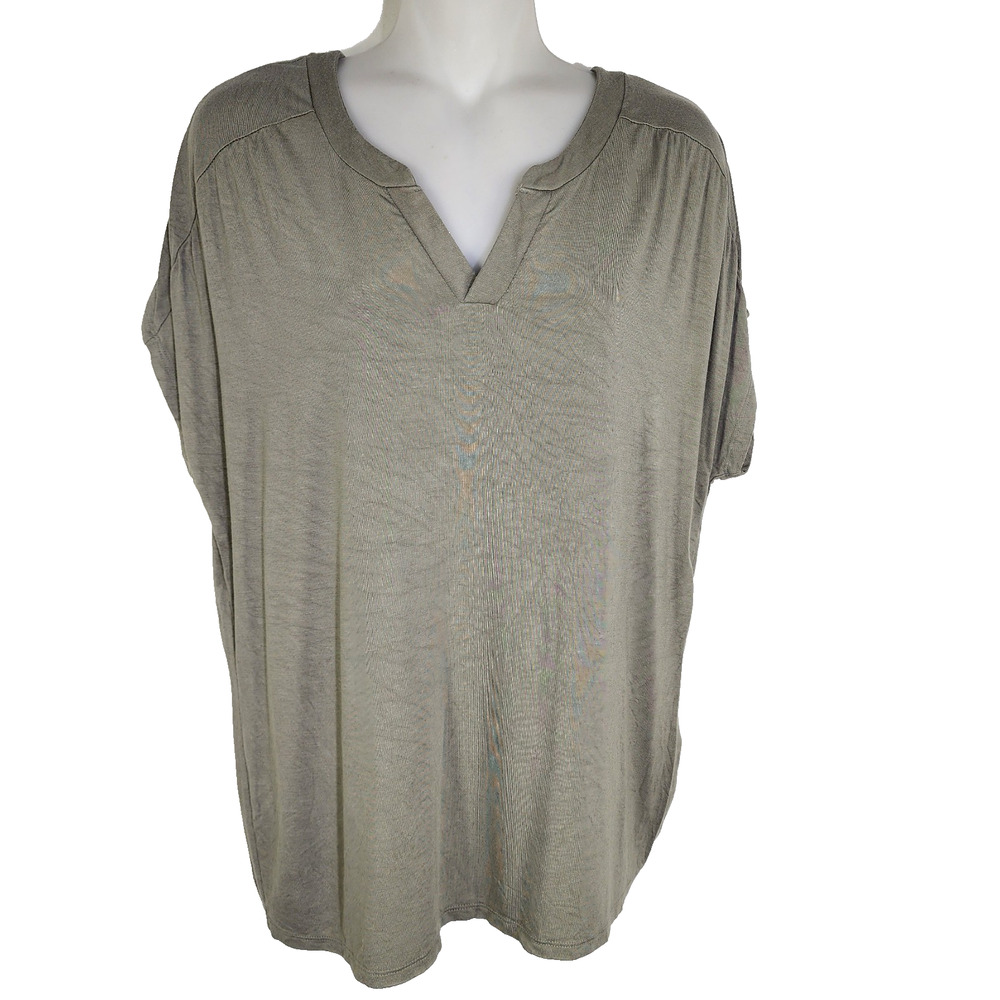 Chicos Tee Size 1 Medium Cap Sleeve Knit V Neck Green Stretch Casual Micromodal